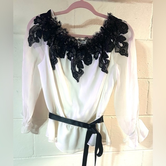 Victor Costa Ivory Silk Black Lace Off-Shoulder Elegant Peasant Blouse - Picture 6 of 10